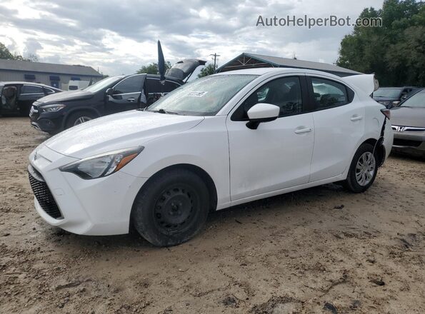 3MYDLBYV0KY527759 2019 TOYOTA YARIS White Przód lewy
