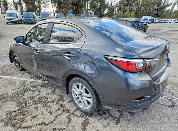 3MYDLBYV1HY195761 2017 TOYOTA YARIS Серый Задняя левая четверть