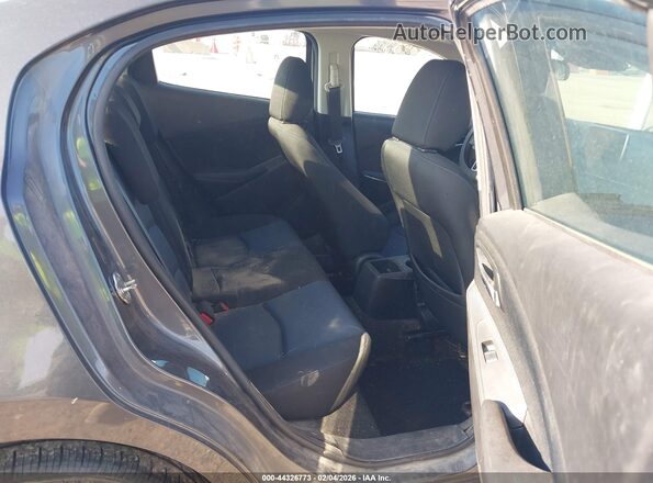 3MYDLBYV1JY314107 2018 TOYOTA YARIS IA Gray Widok naklejki z numerem VIN