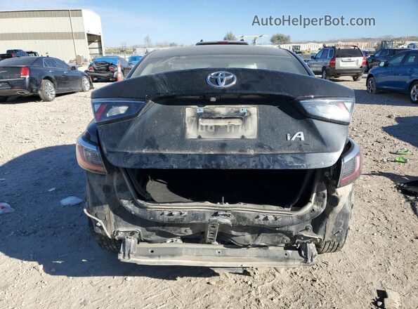 3MYDLBYV1JY322613 2018 TOYOTA YARIS Black Вид ззаду