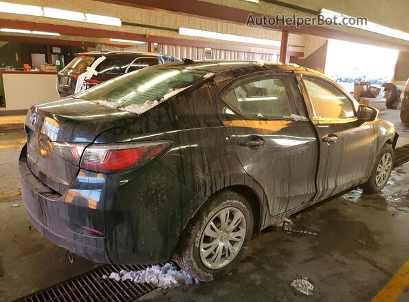 3MYDLBYV2LY711618 2020 TOYOTA YARIS Черный Задняя правая четверть