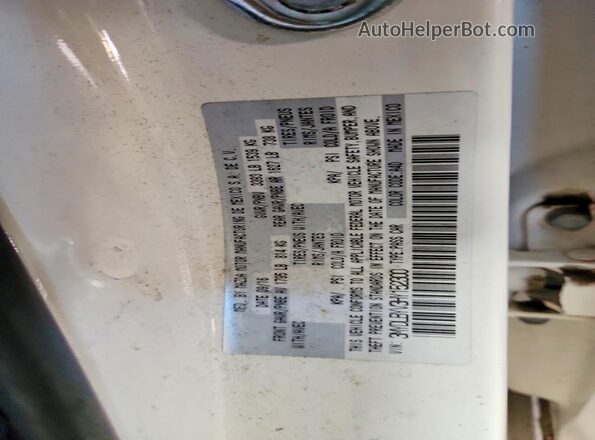 3MYDLBYV3HY152300 2017 TOYOTA YARIS Белый Вид наклейки с VIN-кодом