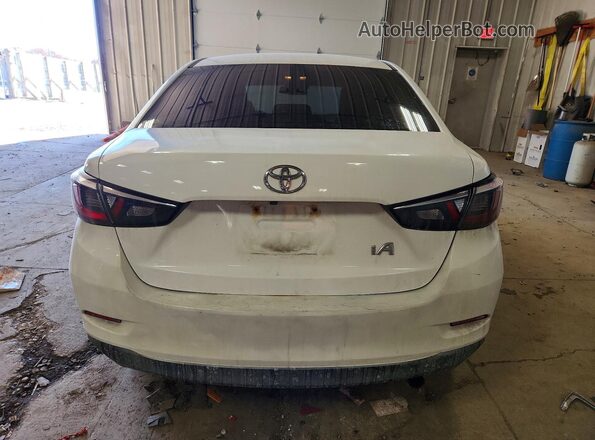 3MYDLBYV3HY152300 2017 TOYOTA YARIS Белый Вид сзади