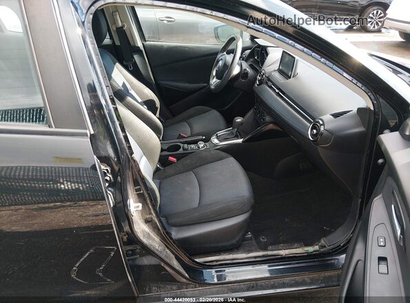 3MYDLBYV5JY317110 2018 TOYOTA YARIS IA Черный Вид салона спереди