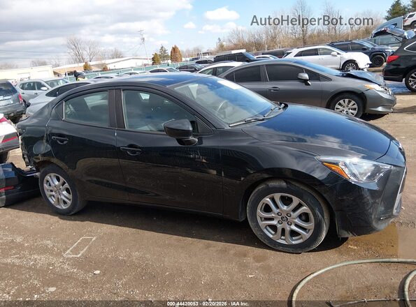 3MYDLBYV5JY317110 2018 TOYOTA YARIS IA Черный Панорамный вид салона 360°