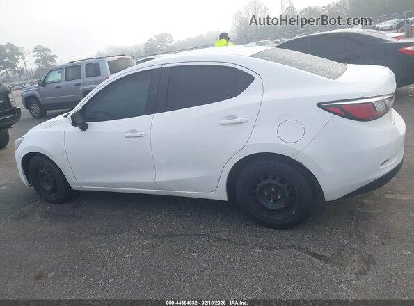 3MYDLBYV5KY501433 2019 TOYOTA YARIS Белый Панорамный вид салона 360°
