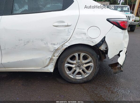 3MYDLBYV6HY155188 2017 TOYOTA YARIS IA White Vista frontal