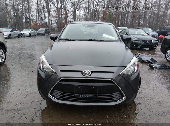 3MYDLBYV6JY310828 2018 TOYOTA YARIS IA Серый Вид задней части салона