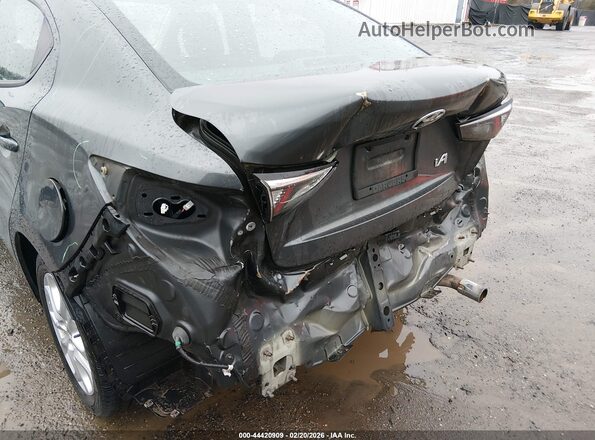 3MYDLBYV6JY310828 2018 TOYOTA YARIS IA Серый Вид спереди