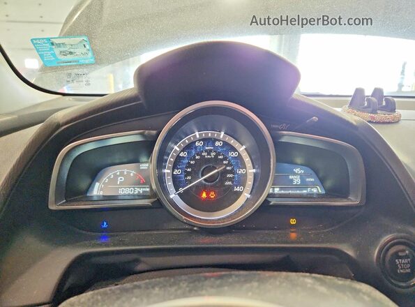 3MYDLBYV7HY188460 2017 TOYOTA YARIS Серый Вид щитка приборов