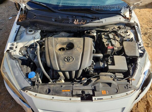3MYDLBYV8JY323306 2018 TOYOTA YARIS Белый Вид задней части салона