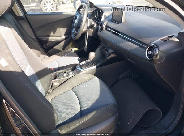 3MYDLBYV9HY149465 2017 TOYOTA YARIS IA Black Вид салону спереду