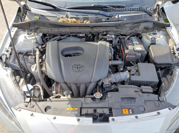 3MYDLBYV9KY500494 2019 TOYOTA YARIS Silver Vista interior trasera