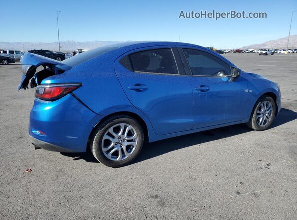 3MYDLBYVXHY193183 2017 TOYOTA YARIS Синий Задняя правая четверть