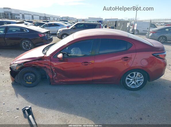 3MYDLBYVXJY302425 2018 TOYOTA YARIS IA Maroon 360 interior view
