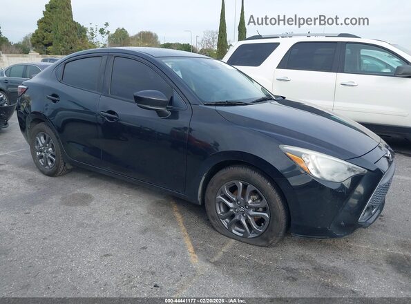 3MYDLBYVXKY501833 2019 TOYOTA LE Черный Передняя правая четверть