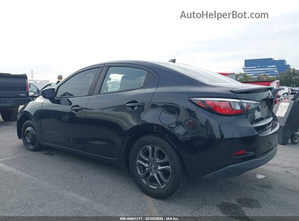 3MYDLBYVXKY501833 2019 TOYOTA LE Черный 