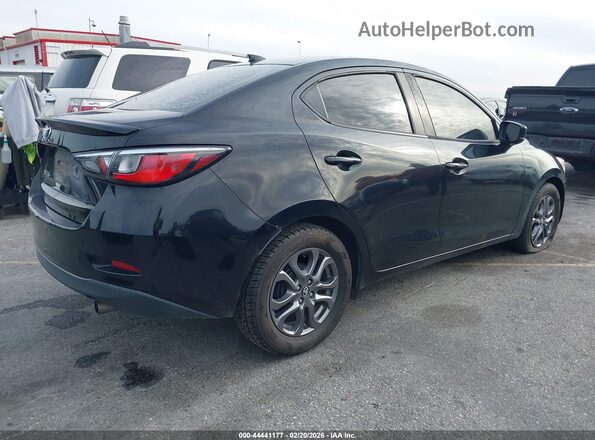 3MYDLBYVXKY501833 2019 TOYOTA LE Черный Задняя правая четверть