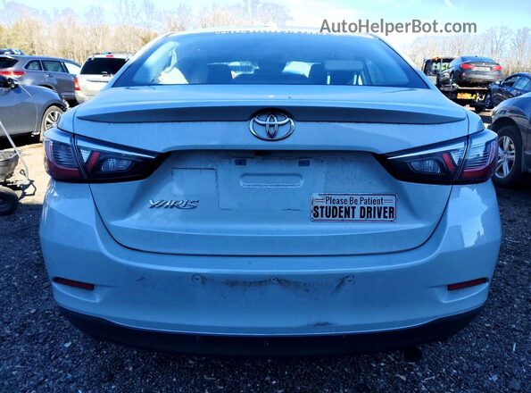 3MYDLBYVXLY715612 2020 TOYOTA YARIS Серебряный Вид сзади