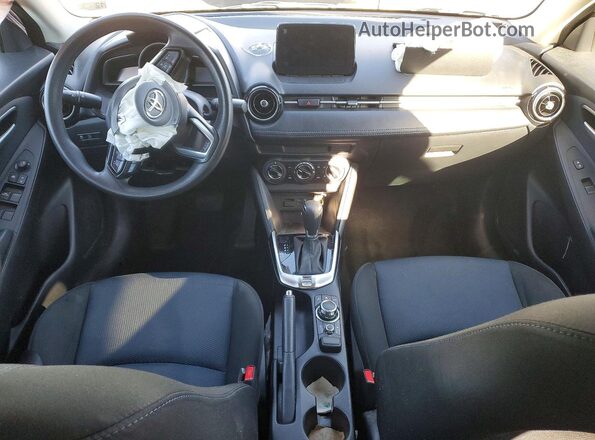 3MYDLBYVXLY715612 2020 TOYOTA YARIS Серебряный Вид панели приборов