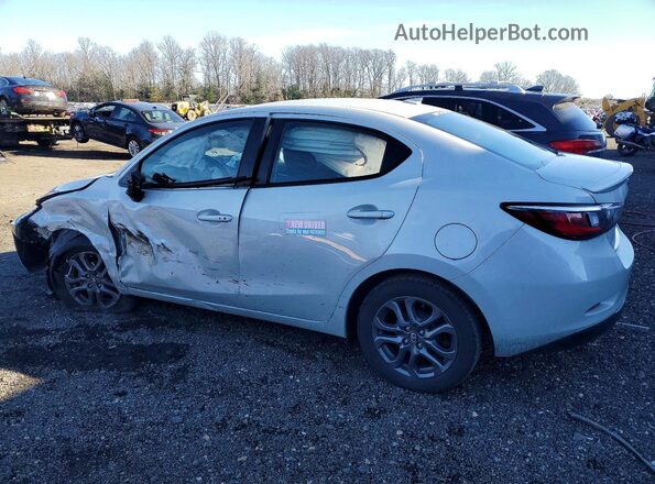 3MYDLBYVXLY715612 2020 TOYOTA YARIS Серебряный Задняя левая четверть