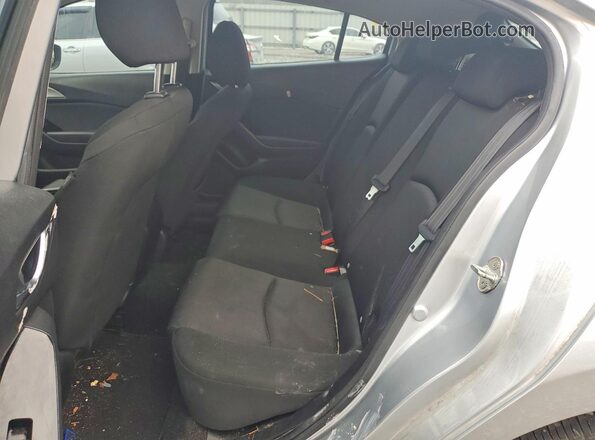 3MZBN1K75JM207523 2018 MAZDA 3 Серебряный Вид задней части салона