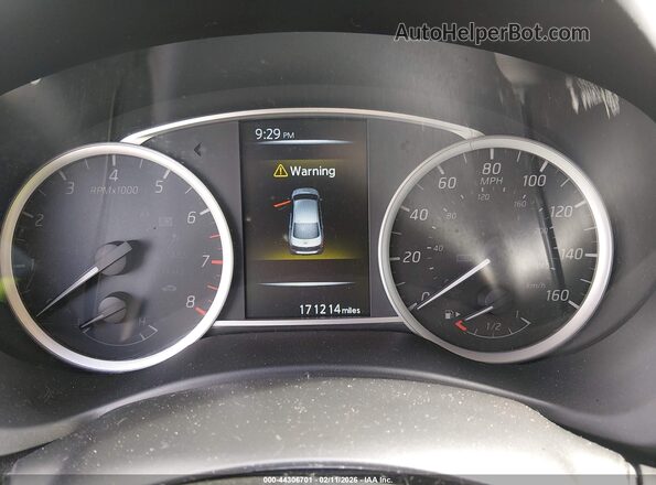 3N1AB7AP2JL633335 2018 NISSAN SENTRA Red Вид задніх сидінь