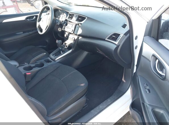 3N1AB7AP4HY268105 2017 NISSAN SENTRA Белый Вид салона спереди