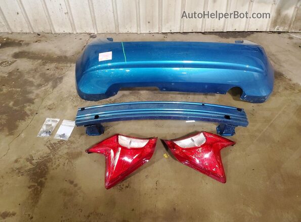 3N1CE2CP0GL377852 2016 NISSAN VERSA Blue Vista del compartimento del motor