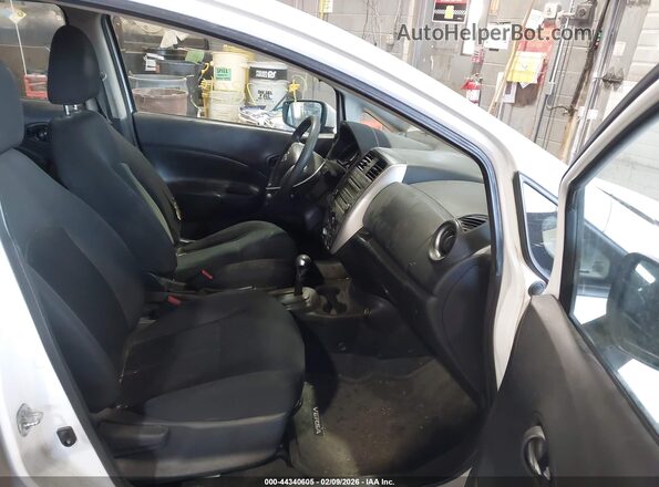 3N1CE2CP6HL366176 2017 NISSAN VERSA NOTE Белый Вид салона спереди