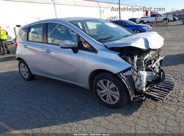 3N1CE2CP7JL351935 2018 NISSAN VERSA NOTE Серебряный Передняя правая четверть