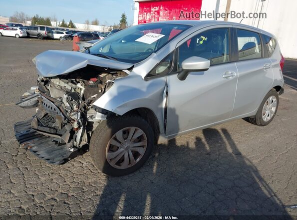 3N1CE2CP7JL351935 2018 NISSAN VERSA NOTE Серебряный Передняя левая четверть