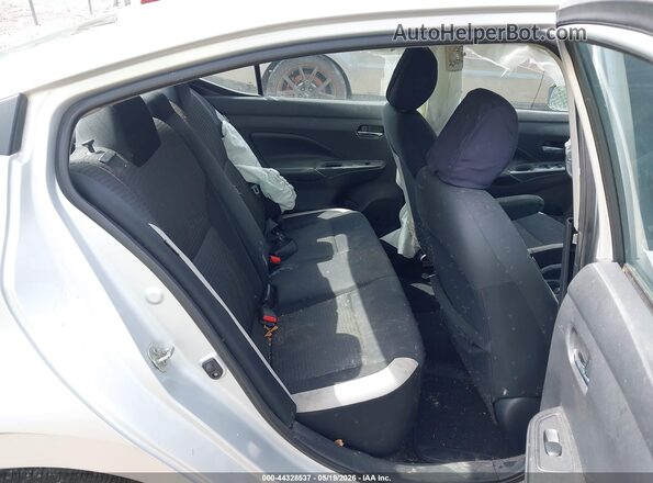 3N1CN8EV2LL809527 2020 NISSAN VERSA Silver Widok naklejki z numerem VIN