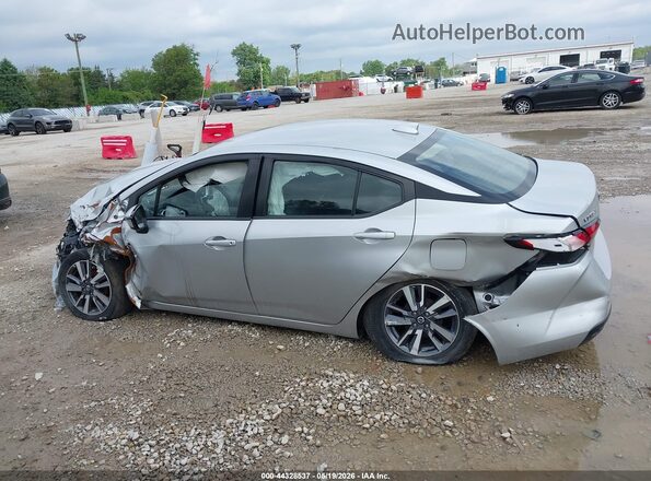 3N1CN8EV2LL809527 2020 NISSAN VERSA Silver Widok wnętrza z tyłu