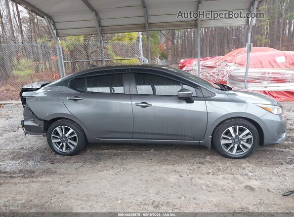 3N1CN8EV3PL871220 2023 NISSAN VERSA Серый Вид задней части салона