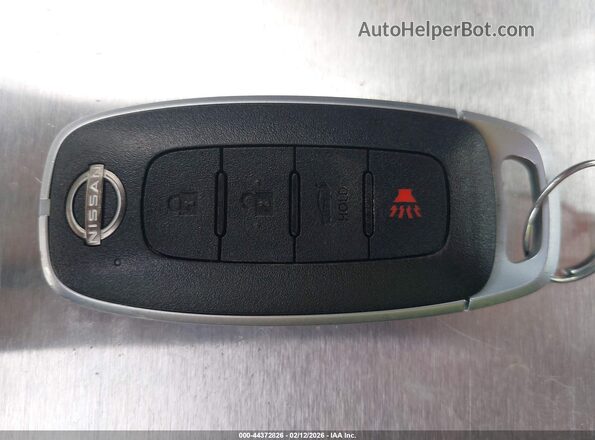 3N1CN8EV5PL856010 2023 NISSAN VERSA Серебряный Вид панели приборов