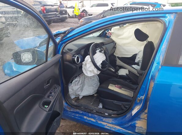3N1CN8EV6PL839152 2023 NISSAN VERSA Light Blue Вид салона спереди