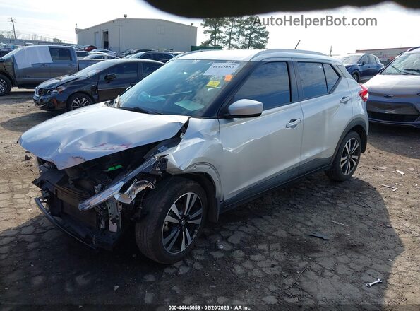 3N1CP5CU0JL536944 2018 NISSAN KICKS Silver Przód lewy