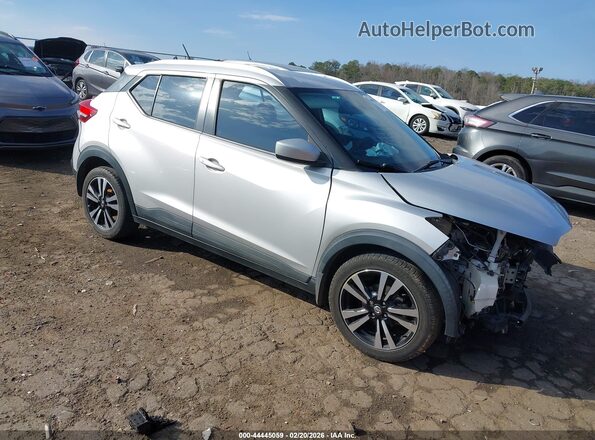 3N1CP5CU0JL536944 2018 NISSAN KICKS Silver Przód prawy
