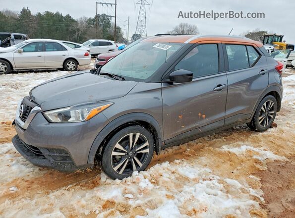 3N1CP5CU3KL495808 2019 NISSAN KICKS Серый Передняя левая четверть