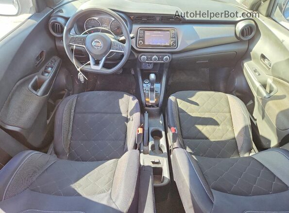 3N1CP5CU4JL540379 2018 NISSAN KICKS Серебряный Вид панели приборов