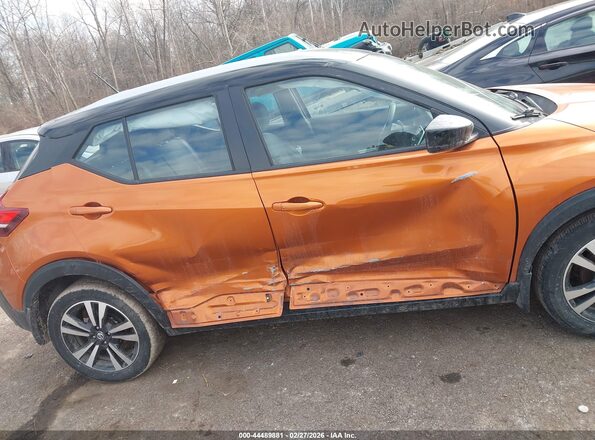 3N1CP5CU7JL518568 2018 NISSAN KICKS Orange Widok z przodu