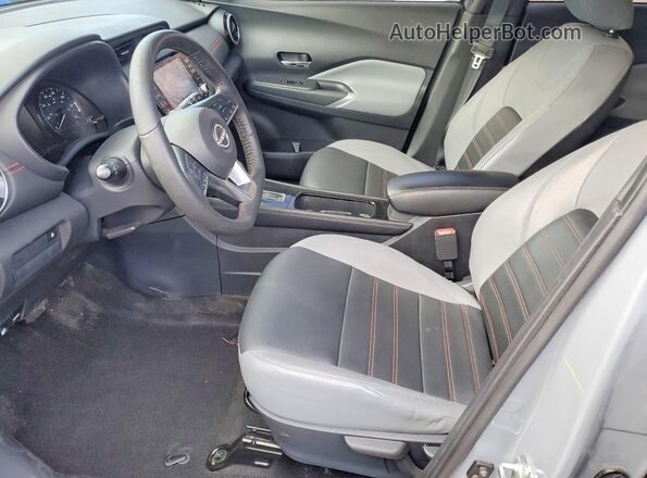3N1CP5DV7PL572095 2023 NISSAN KICKS Blue Вид салону спереду