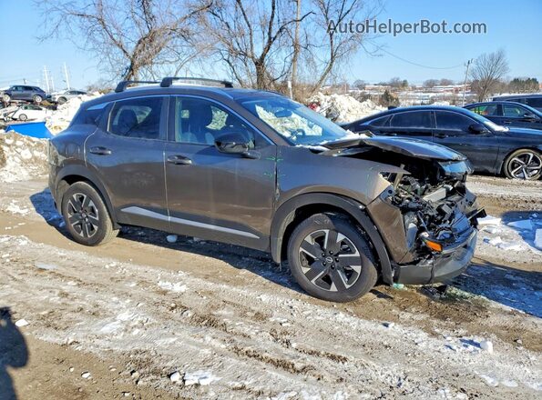 3N8AP6CB2TL315099 2026 NISSAN KICKS Tan Delantero derecho