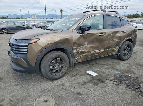 3N8AP6CE7TL346147 2026 NISSAN KICKS Brown წინა მარცხენა ხედი სამი მეოთხედიდან