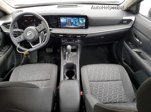 3N8AP6CE8TL346271 2026 NISSAN KICKS Blue Widok deski rozdzielczej