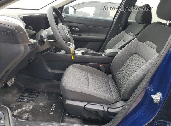 3N8AP6CE8TL346271 2026 NISSAN KICKS Blue Widok wnętrza z przodu