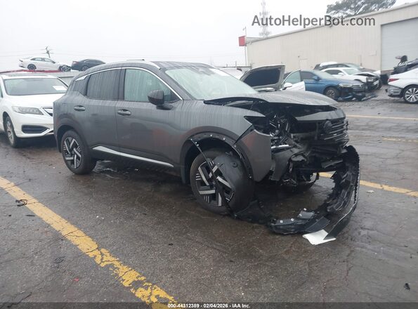 3N8AP6CE9TL353388 2026 NISSAN KICKS Серый Передняя правая четверть