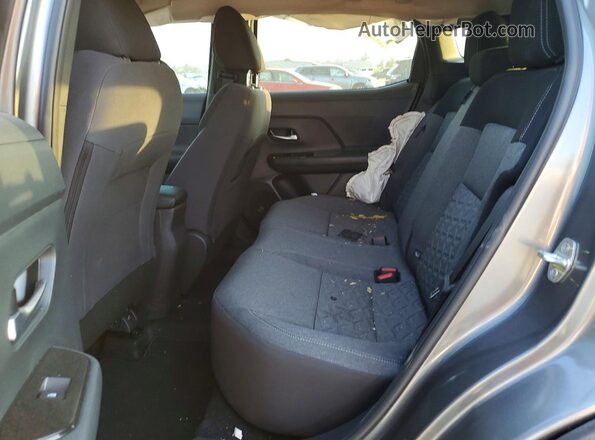 3N8AP6CEXTL313143 2026 NISSAN KICKS Gray Widok wnętrza z tyłu