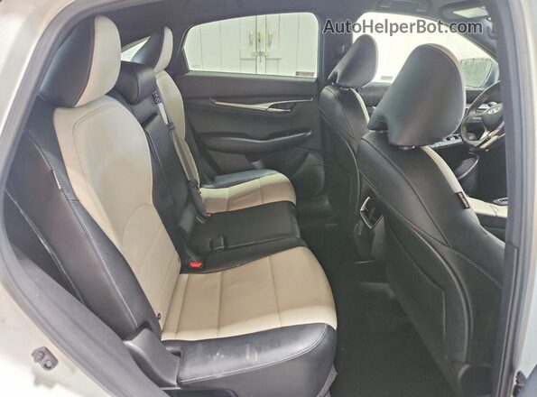 3PCAJ5JR3RF108400 2024 INFINITI QX55 White Widok wnętrza z tyłu